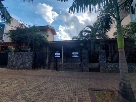 Casa para locação em Maringá, Zona 02, com 3 quartos, com 250 m²