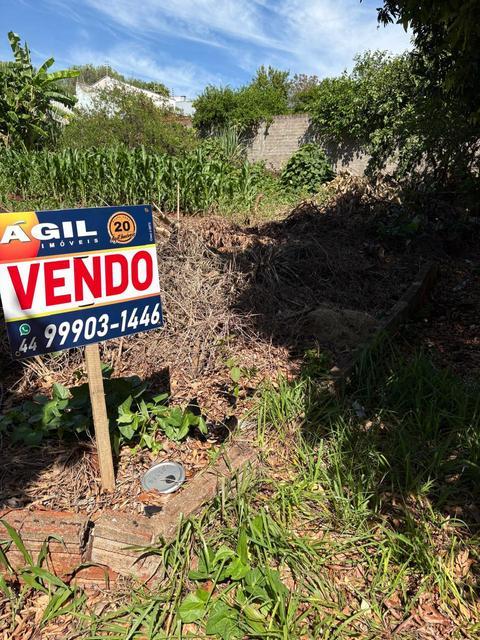 Terreno à venda em Maringá, Jardim dos Pássaros, com 529.9 m²