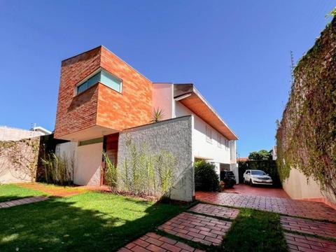Sobrado à venda em Maringá, Parque da Gávea, com 3 quartos, com 180 m²